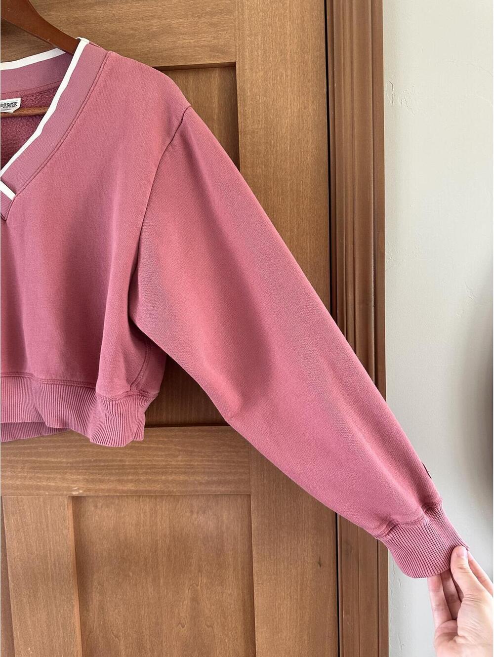 Victoria’s Secret PINK Fleece Long Sleeve V-Neck Cropped Pullover Women’s Small - Picture 4 of 14